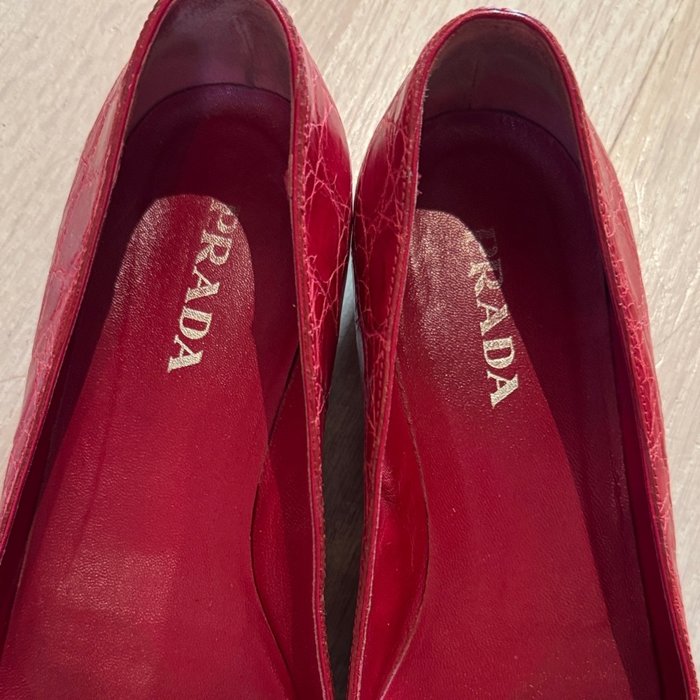 Prada Red Croc-Effect Pointed Toe Flats - Picture 5 of 11